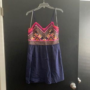 Alice & Tricia embroidered sundress size Medium